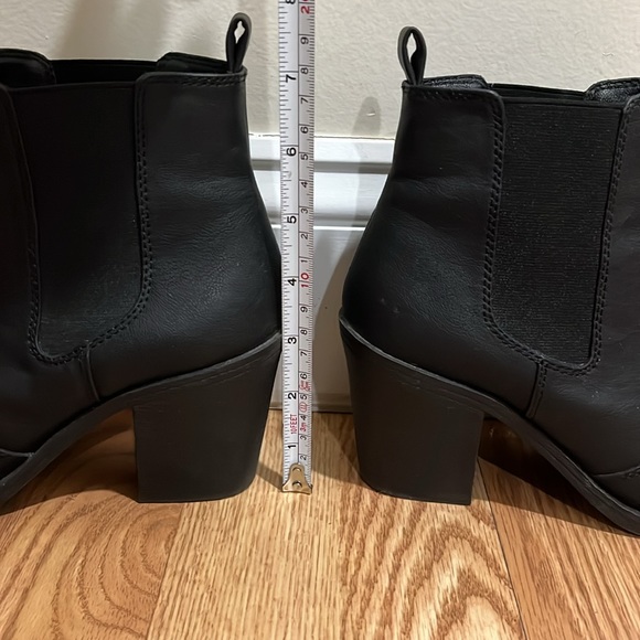 Black Boots - Picture 6 of 6